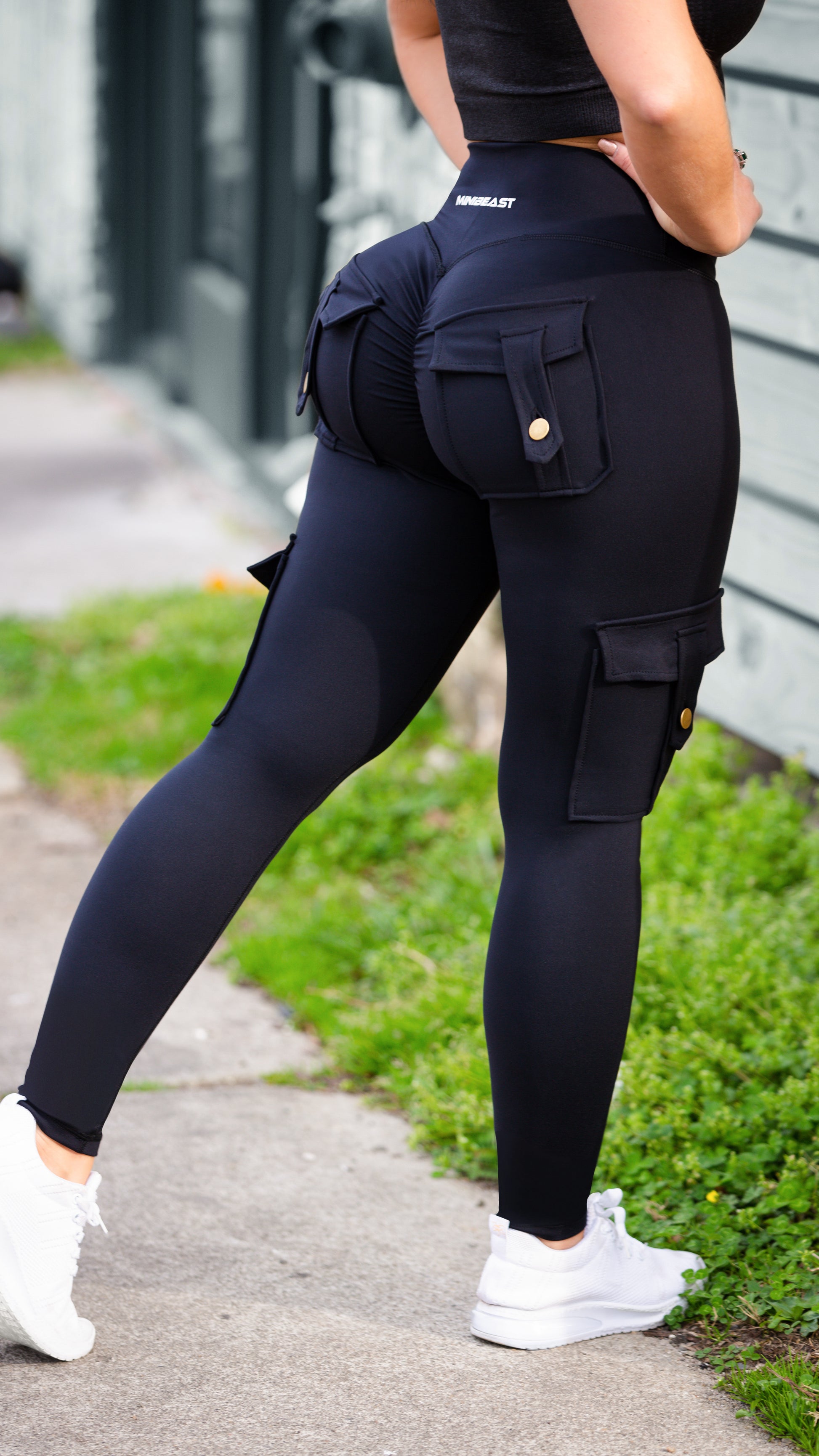 Cargo Power Leggings - Black and White  Black leggings, Cargo leggings,  Black and white models